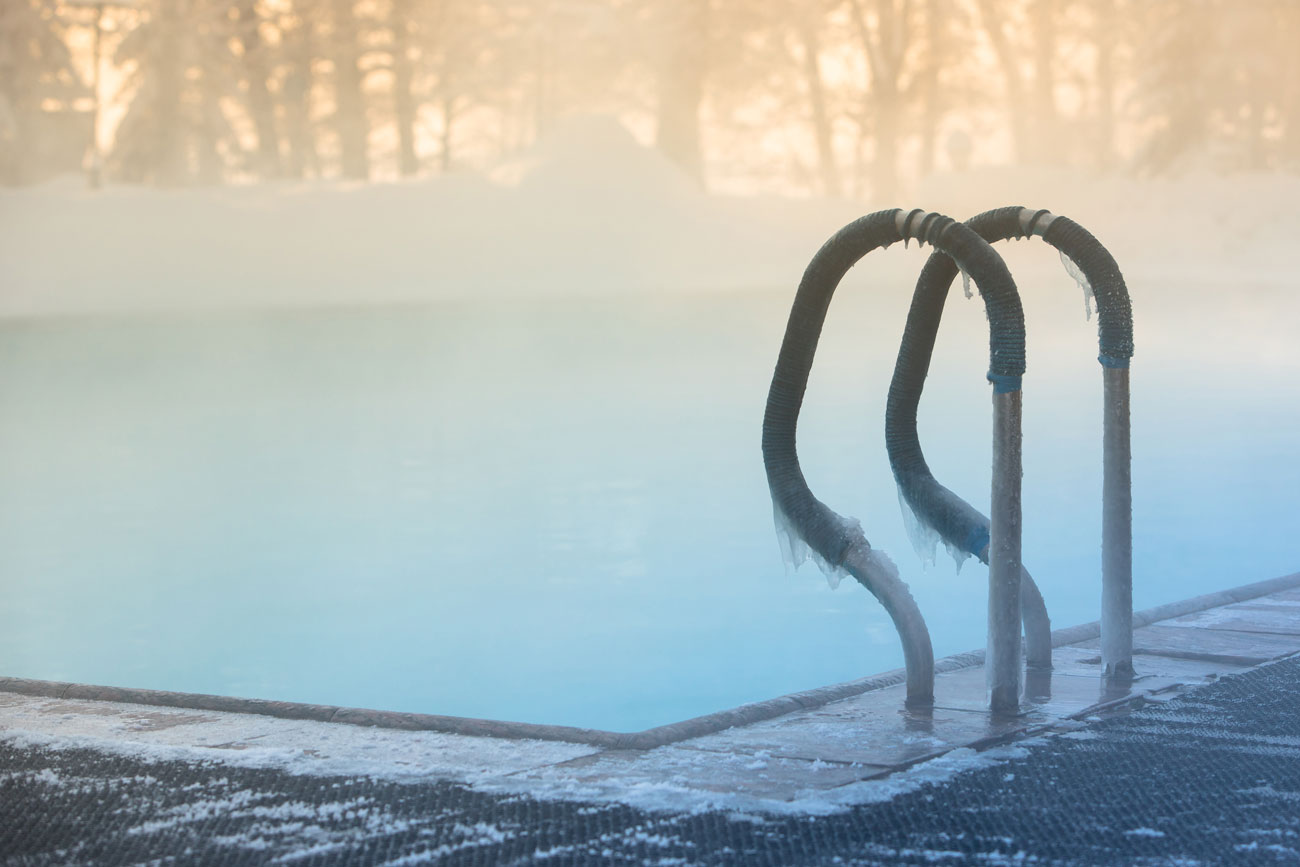 6 conseils pratiques pour préparer la saison d’hiver de votre piscine