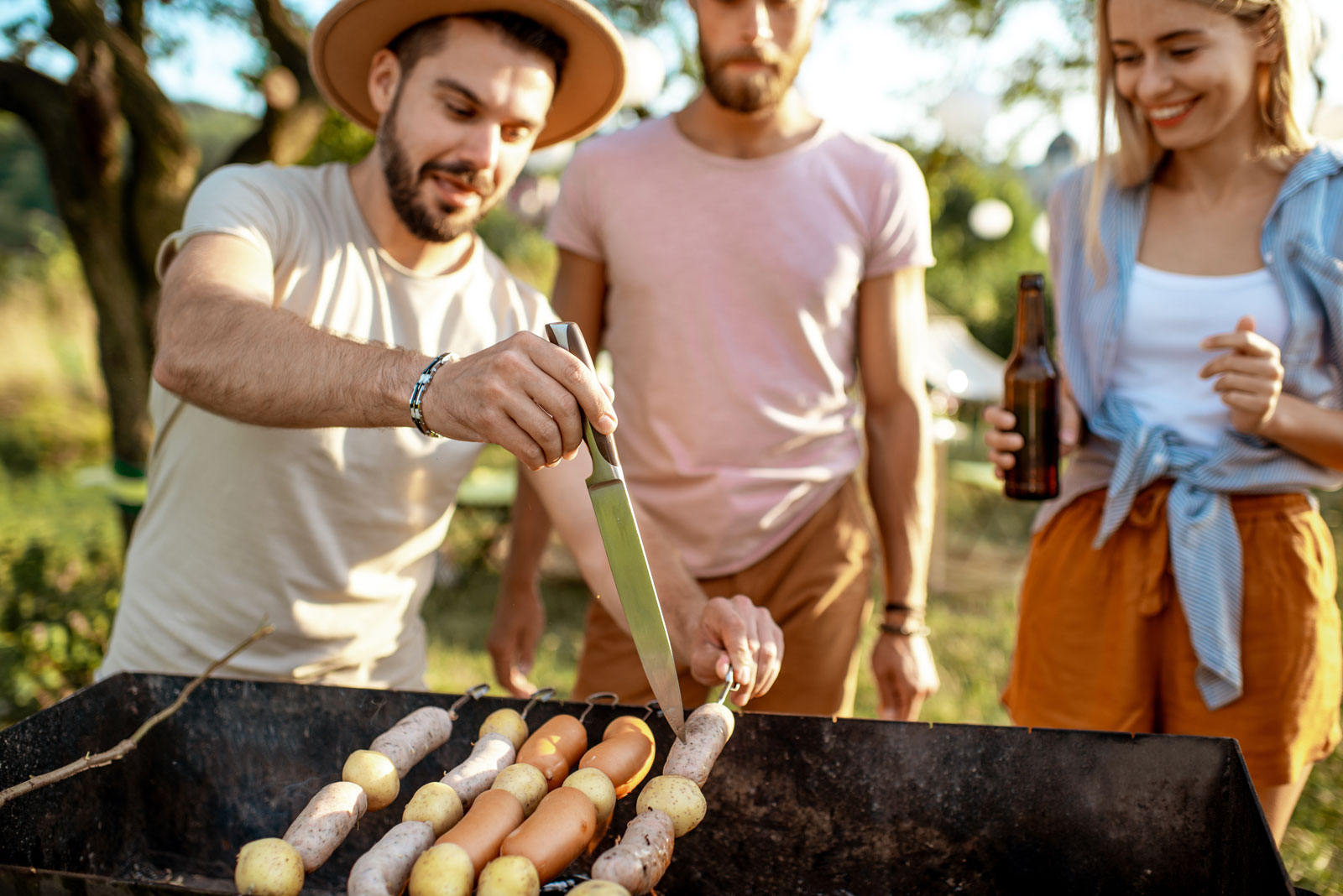 9 accessoires incontournables pour des barbecues réussis cet été