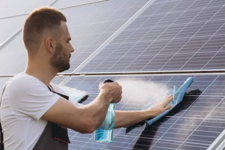 Augmentez votre production d'énergie solaire en 3 étapes simples de nettoyage