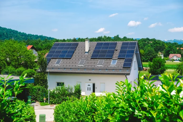 Des économies dès septembre : comment installer des panneaux photovoltaïques sans se ruiner