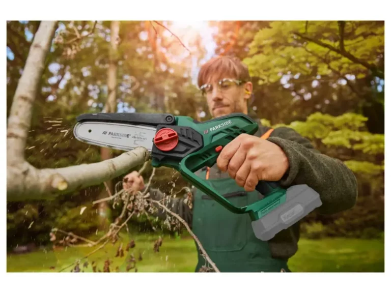 Quel choix faire entre la mini tronçonneuse à bois sans fil Parkside PAGHS 20-Li et le coupe-branches sans fil Lidl ?