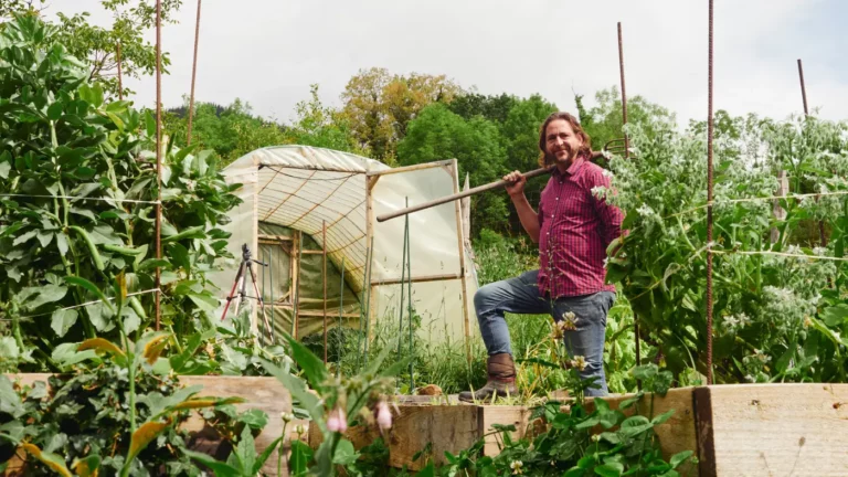 Préparer son terrain et choisir ses semences : les étapes essentielles pour un potager bio en mars